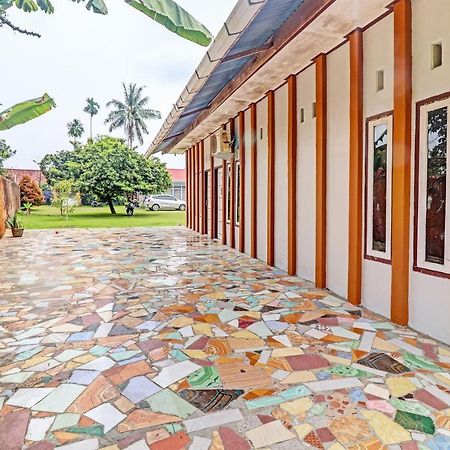 Отель Oyo 92056 Asri Kost Syariah Джамби Экстерьер фото