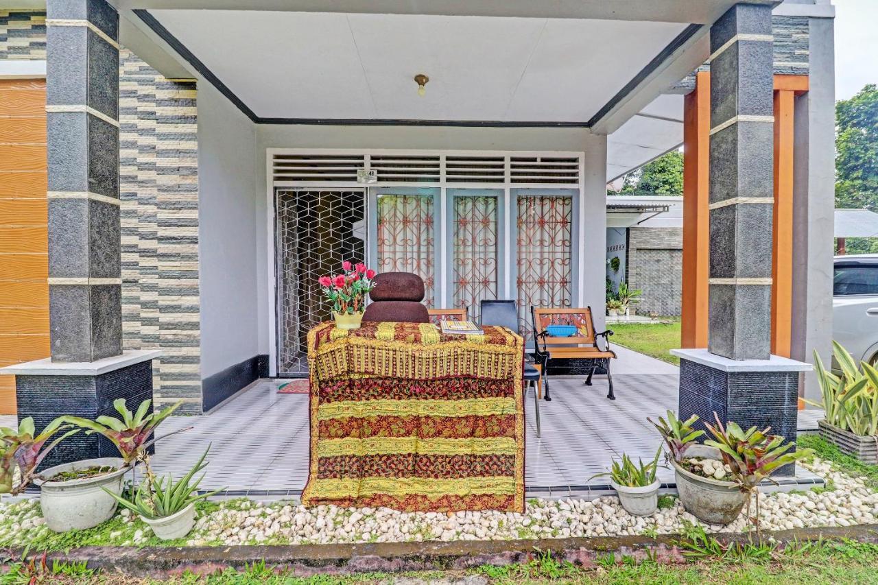 Отель Oyo 92056 Asri Kost Syariah Джамби Экстерьер фото