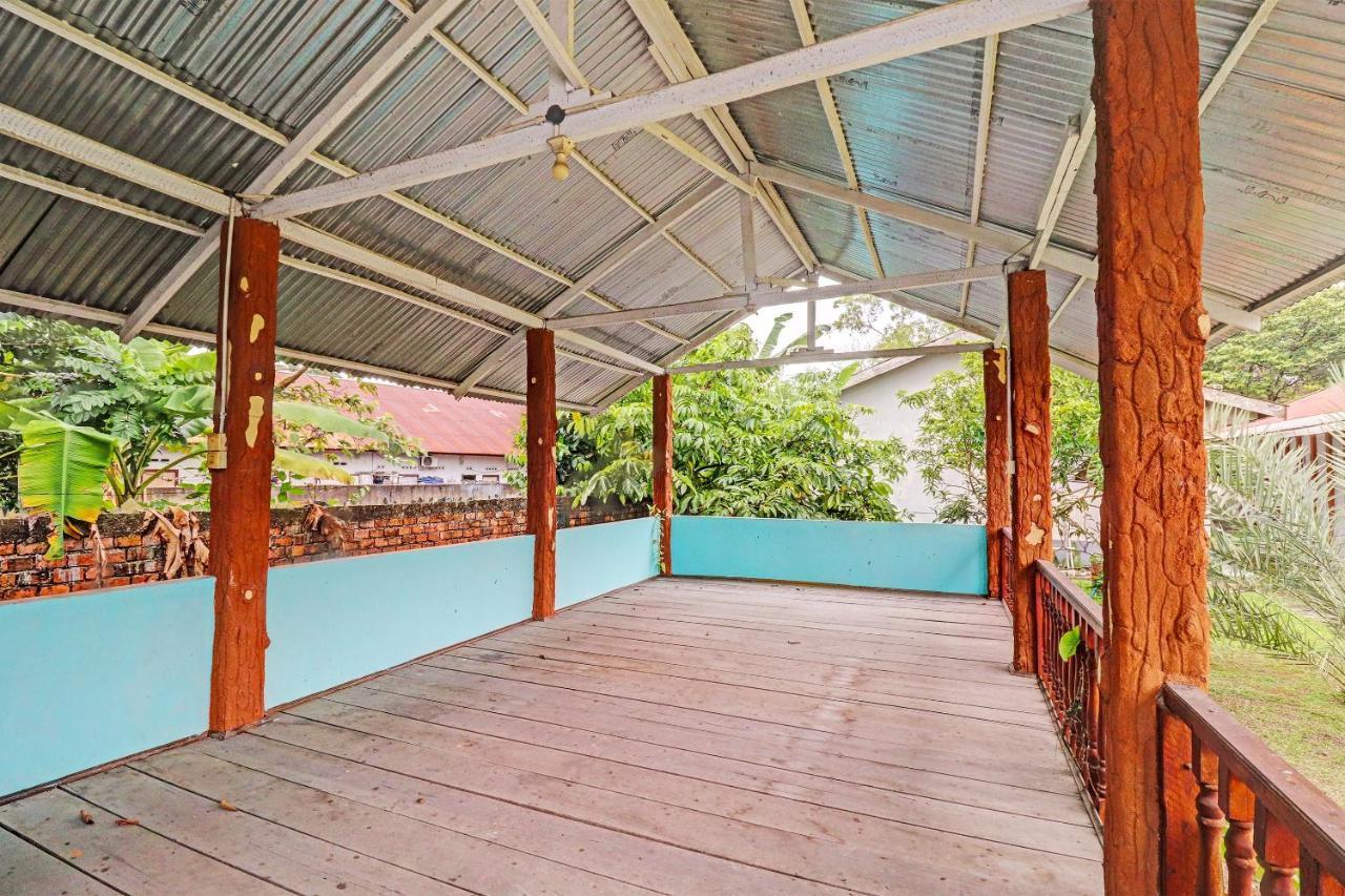 Отель Oyo 92056 Asri Kost Syariah Джамби Экстерьер фото